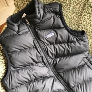 Girls size medium (10) Patagonia down vest